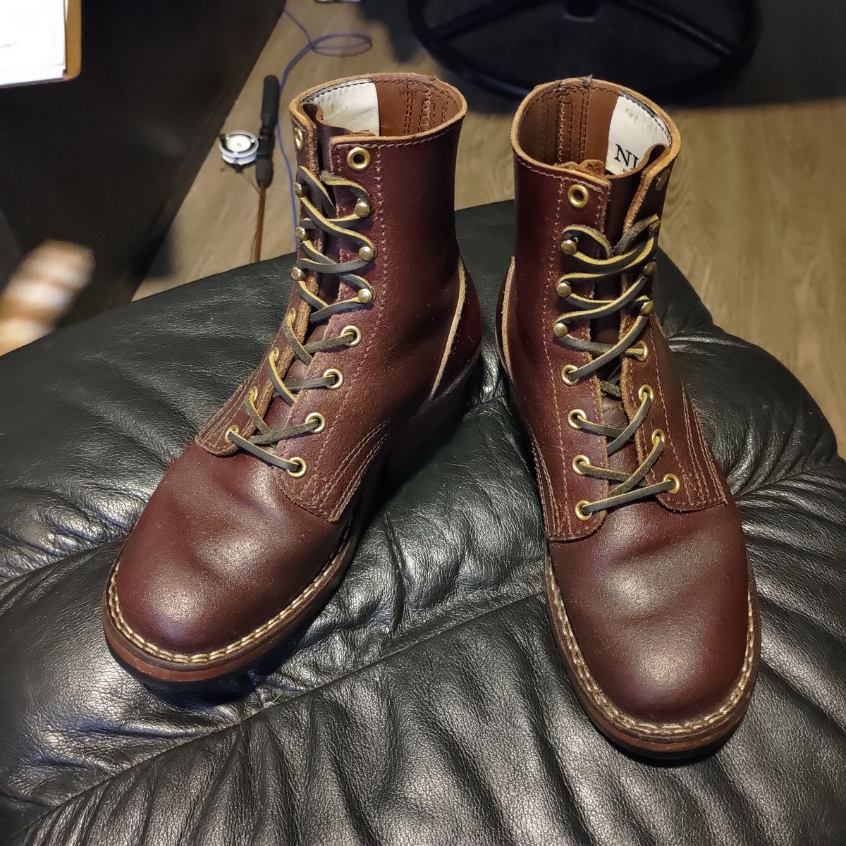 Photo by 3ringCircu5 on August 11, 2025 of the Nicks MTO in Horween Tan Waxed Flesh.