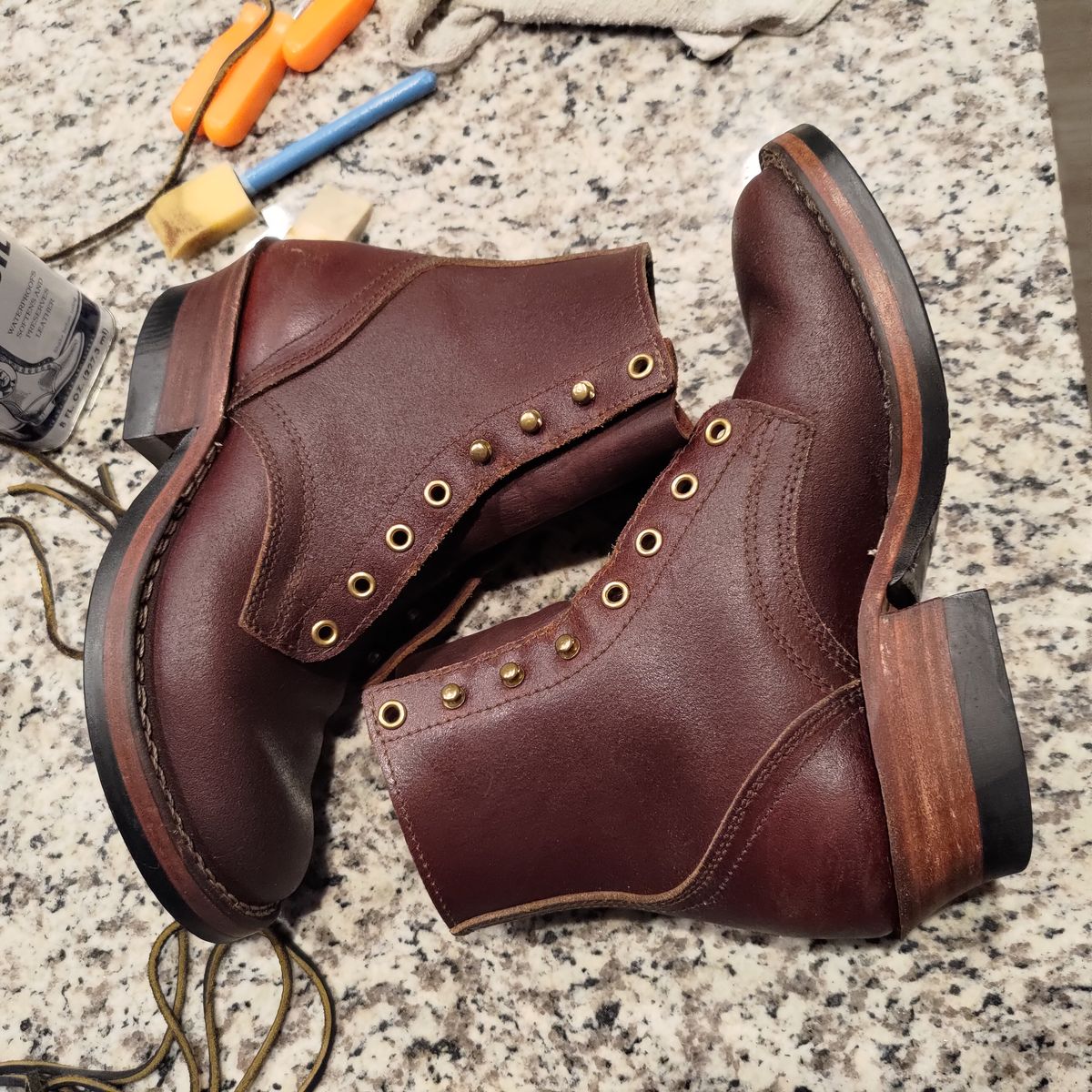 Photo by 3ringCircu5 on August 11, 2025 of the Nicks MTO in Horween Tan Waxed Flesh.