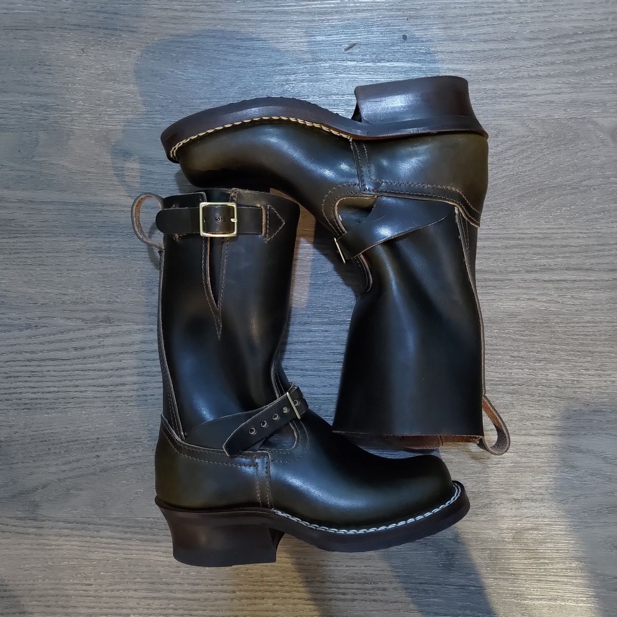 Photo by 3ringCircu5 on October 25, 2025 of the Nicks Pullman in Wickett & Craig Olive Double Stuffed.