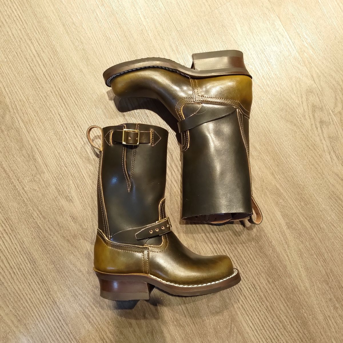 Photo by 3ringCircu5 on October 23, 2025 of the Nicks Pullman in Wickett & Craig Olive Double Stuffed.