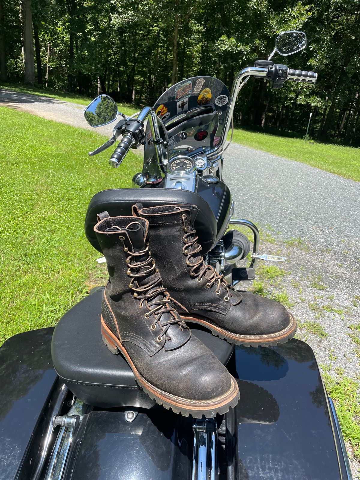 Photo by Odyssey.Rider on July 19, 2025 of the Nicks Overlander in Horween Black Waxed Flesh.