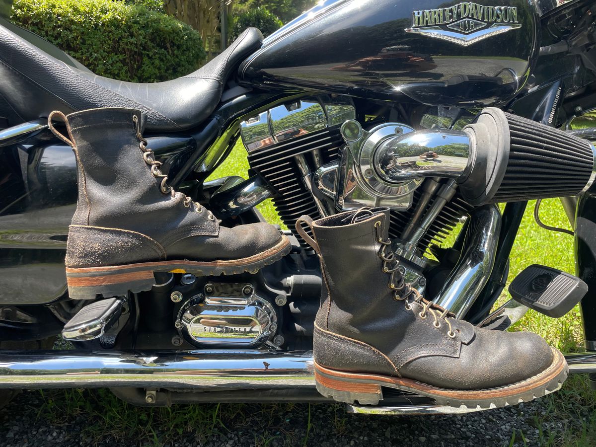 Photo by Odyssey.Rider on July 19, 2025 of the Nicks Overlander in Horween Black Waxed Flesh.
