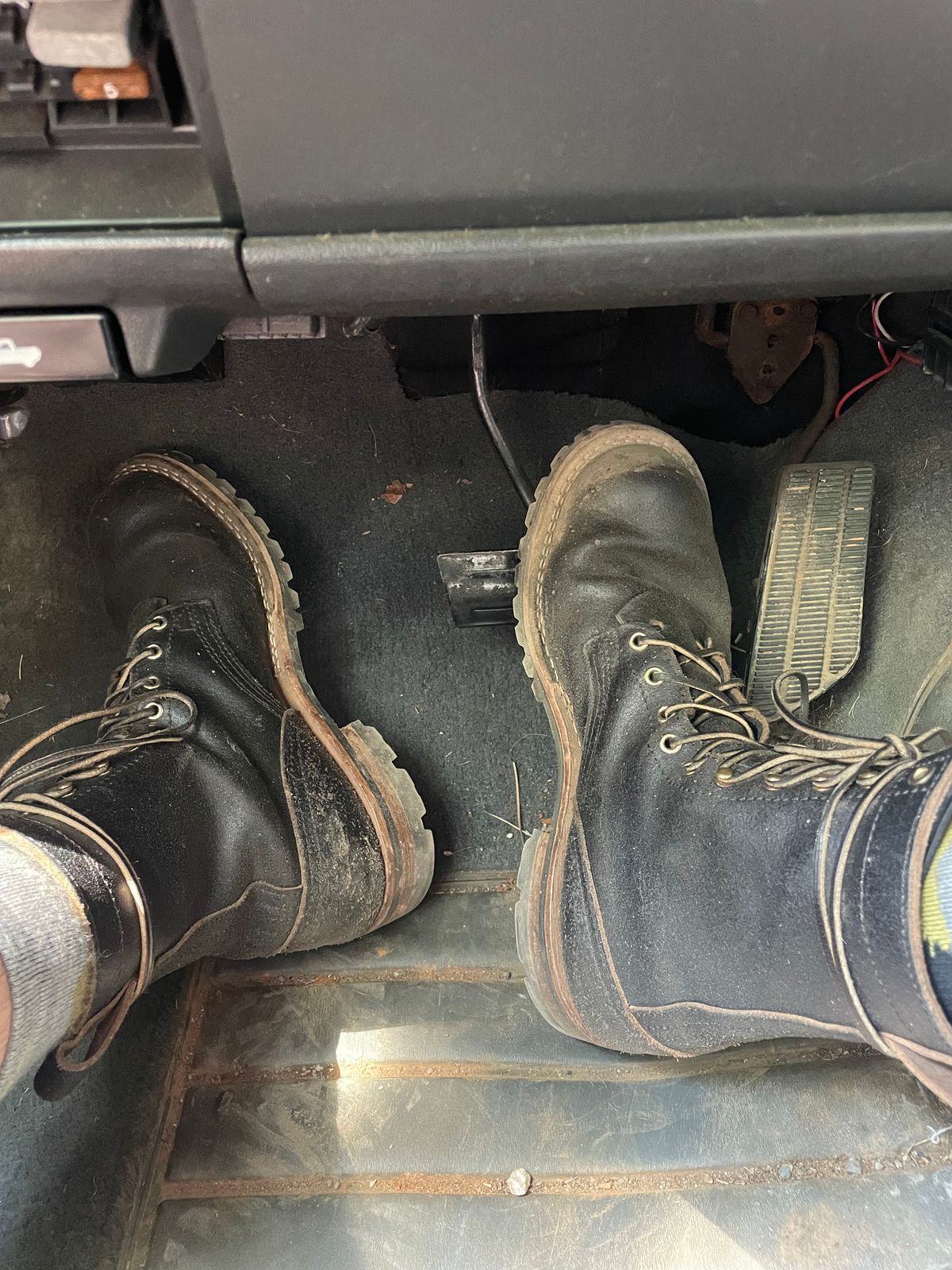 Photo by Odyssey.Rider on August 17, 2025 of the Nicks Overlander in Horween Black Waxed Flesh.