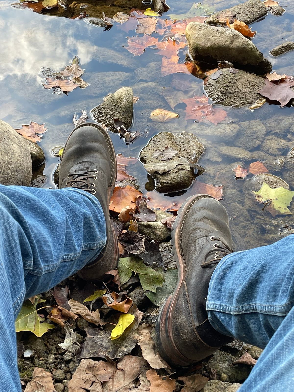 Photo by Odyssey.Rider on September 14, 2025 of the Nicks Overlander in Horween Black Waxed Flesh.