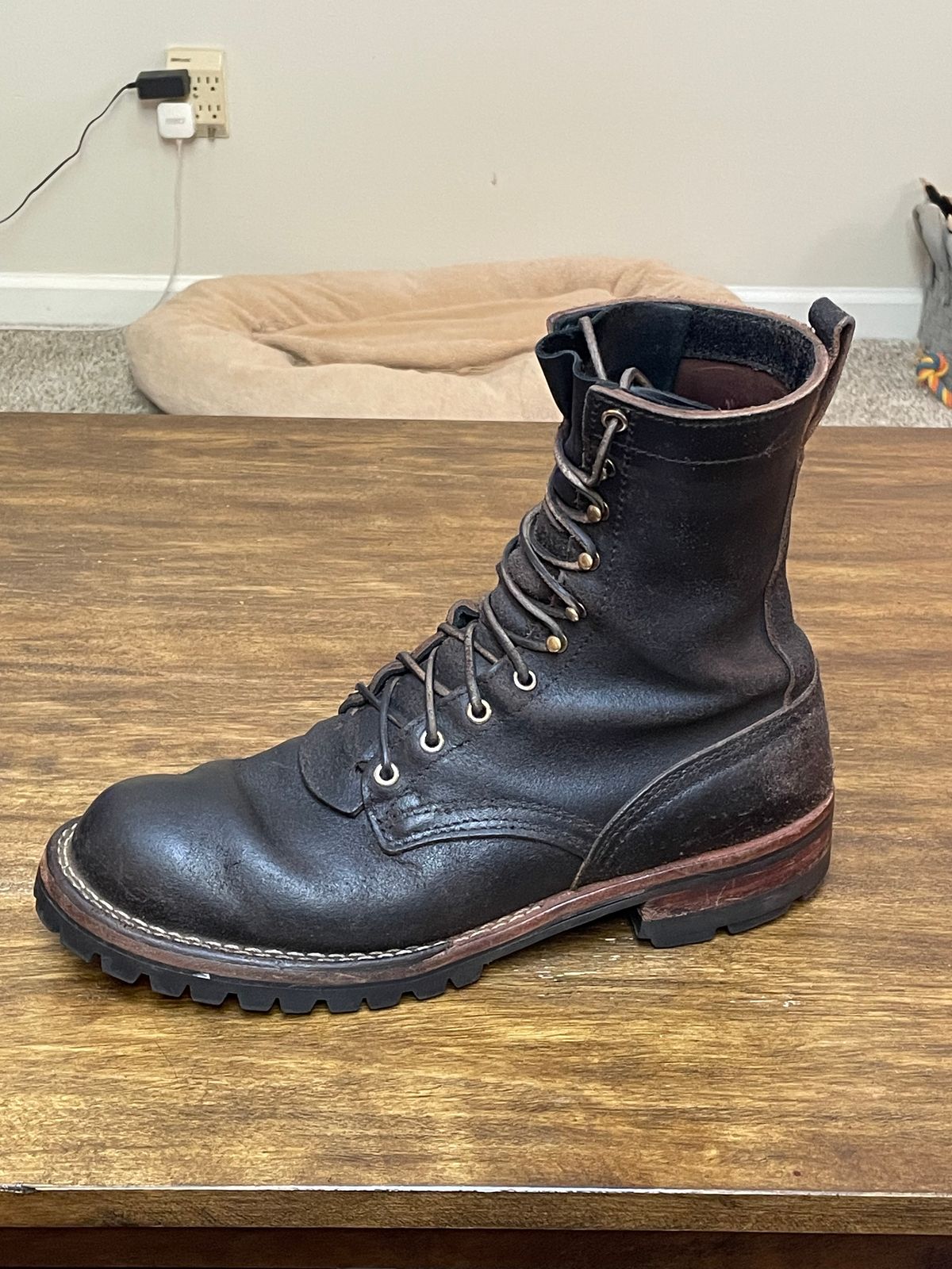 Photo by Odyssey.Rider on October 4, 2025 of the Nicks Overlander in Horween Black Waxed Flesh.