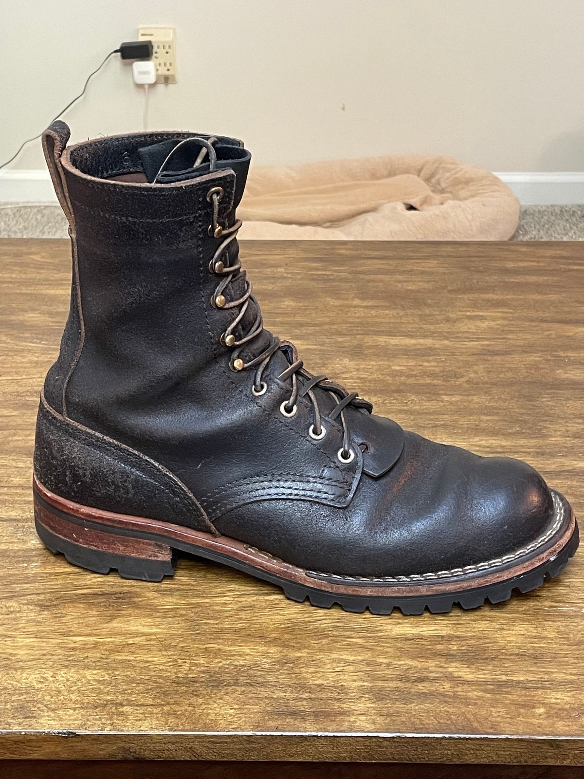 Photo by Odyssey.Rider on October 4, 2025 of the Nicks Overlander in Horween Black Waxed Flesh.