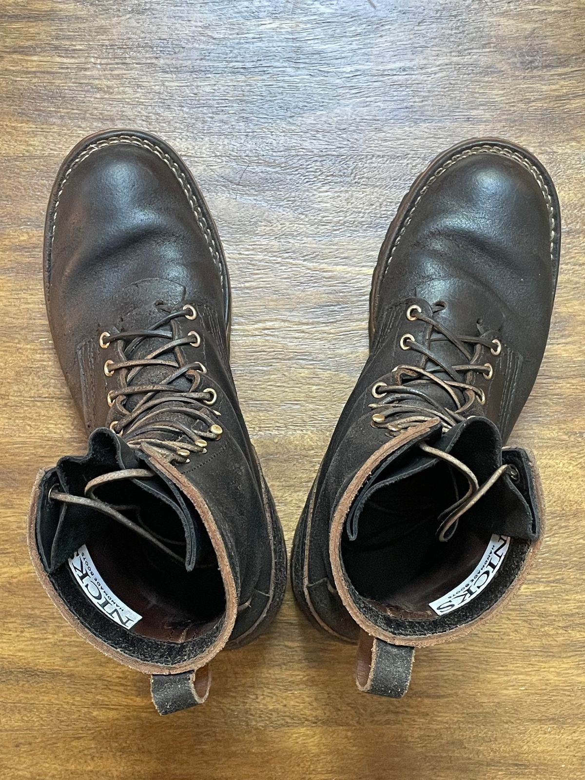 Photo by Odyssey.Rider on October 4, 2025 of the Nicks Overlander in Horween Black Waxed Flesh.