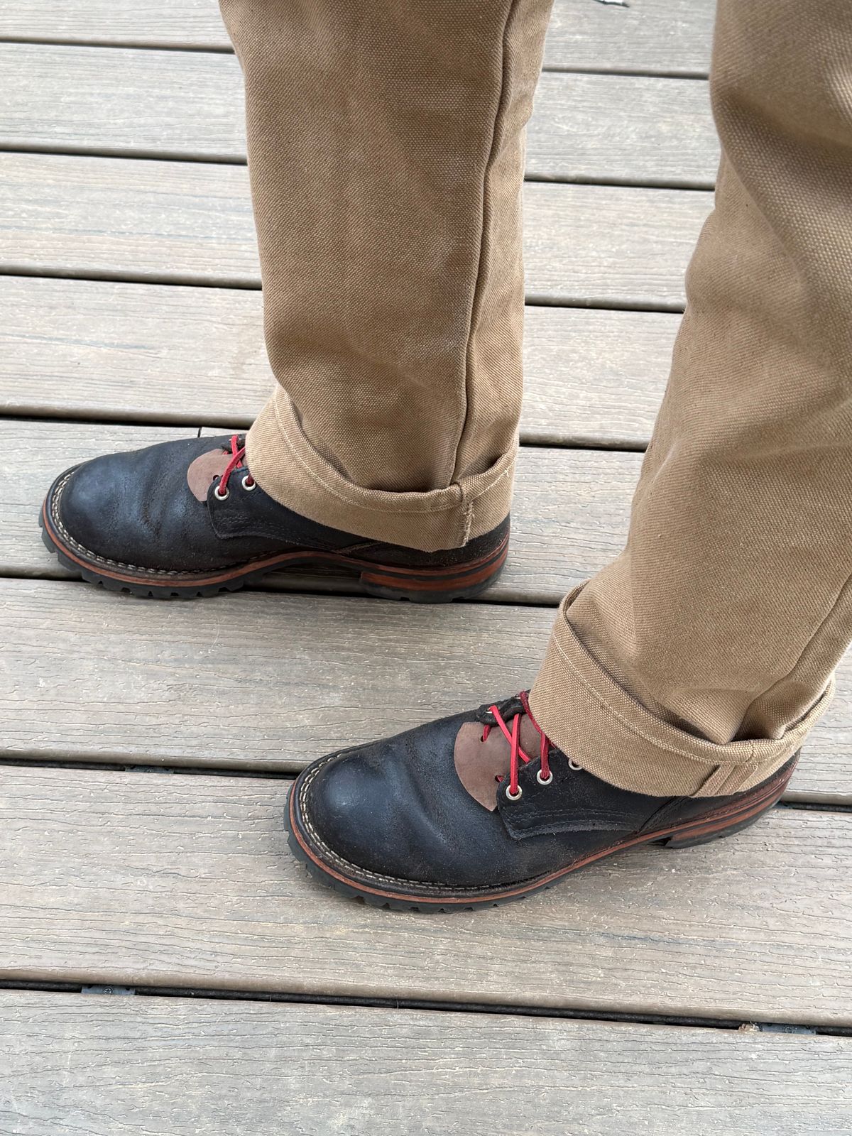 Photo by Odyssey.Rider on January 14, 2026 of the Nicks Overlander in Horween Black Waxed Flesh.