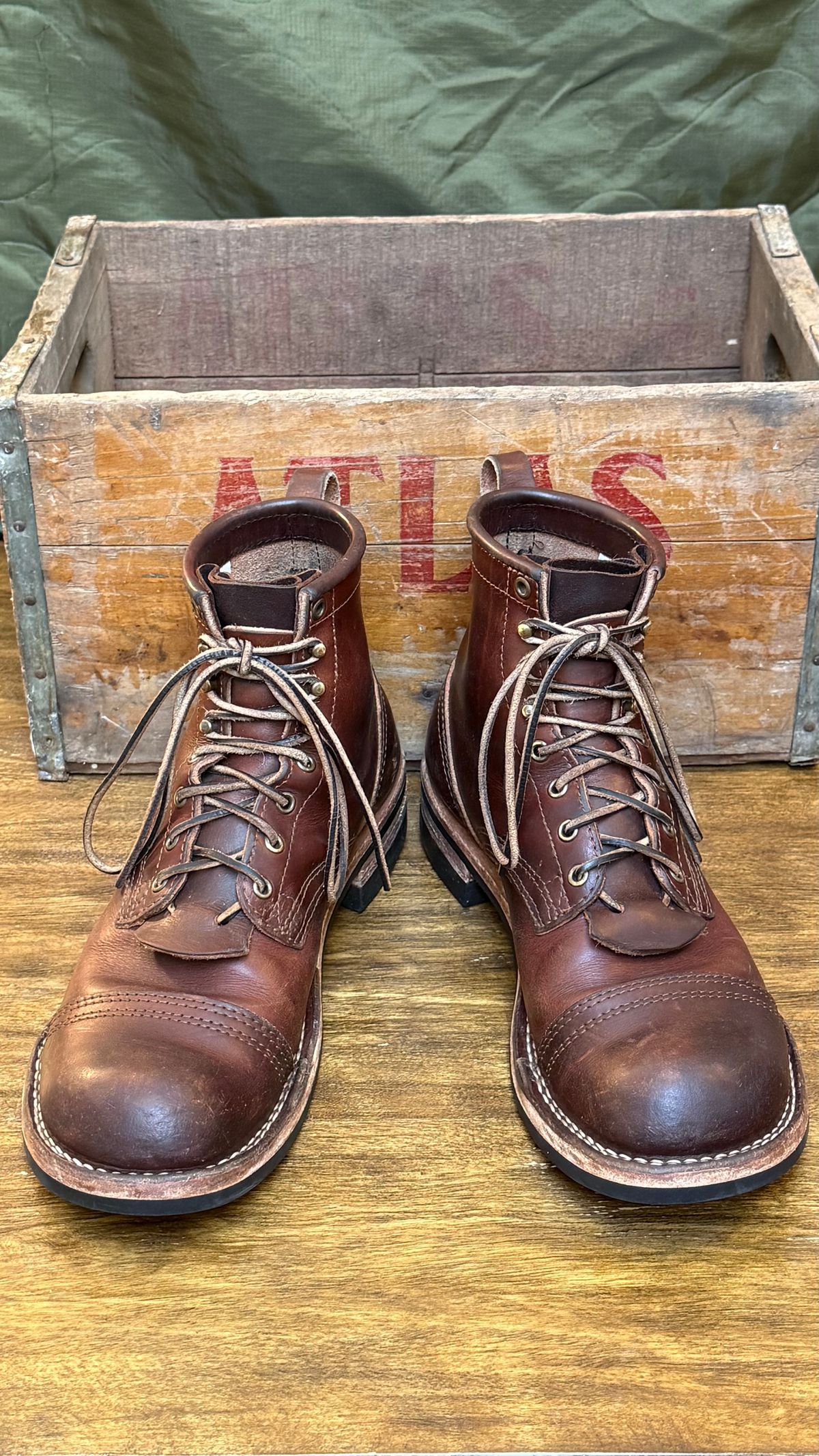 Photo by Odyssey.Rider on February 2, 2026 of the Nicks MTO in Wickett & Craig Buck Brown Double Stuffed.