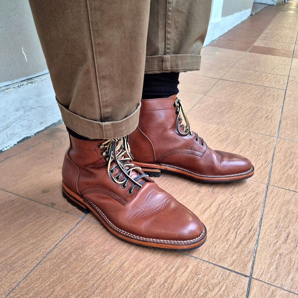 Photo by ryanpiyo on January 9, 2025 of the Parkhurst The Allen in Tempesti Cognac Veg Tan.