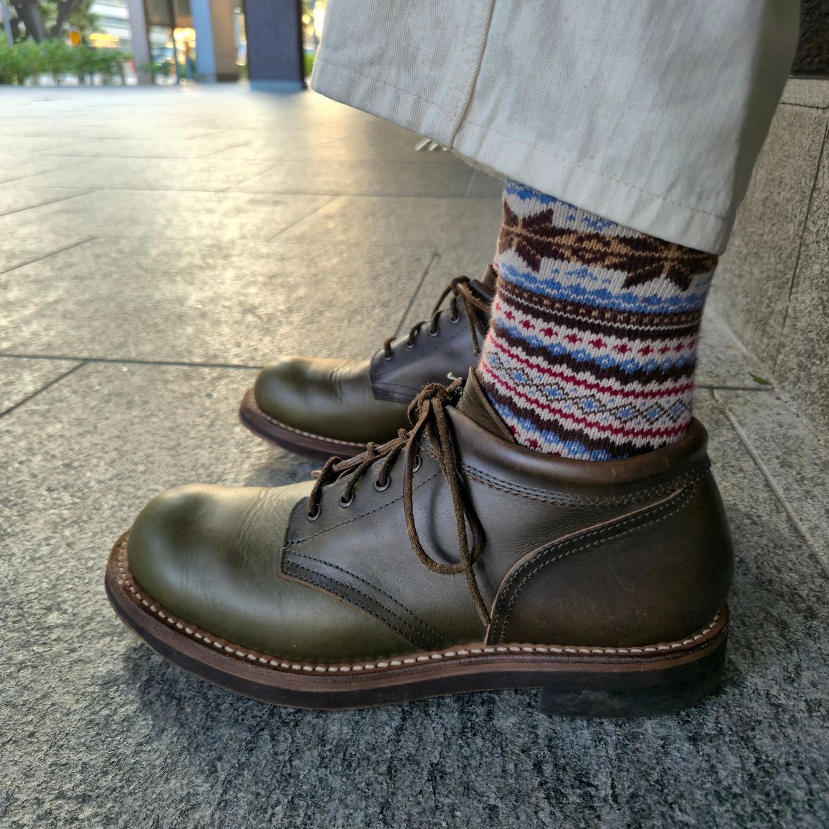 Photo by ryanpiyo on January 12, 2026 of the Rolling Dub Trio Coupen in Horween Olive Chromexcel.