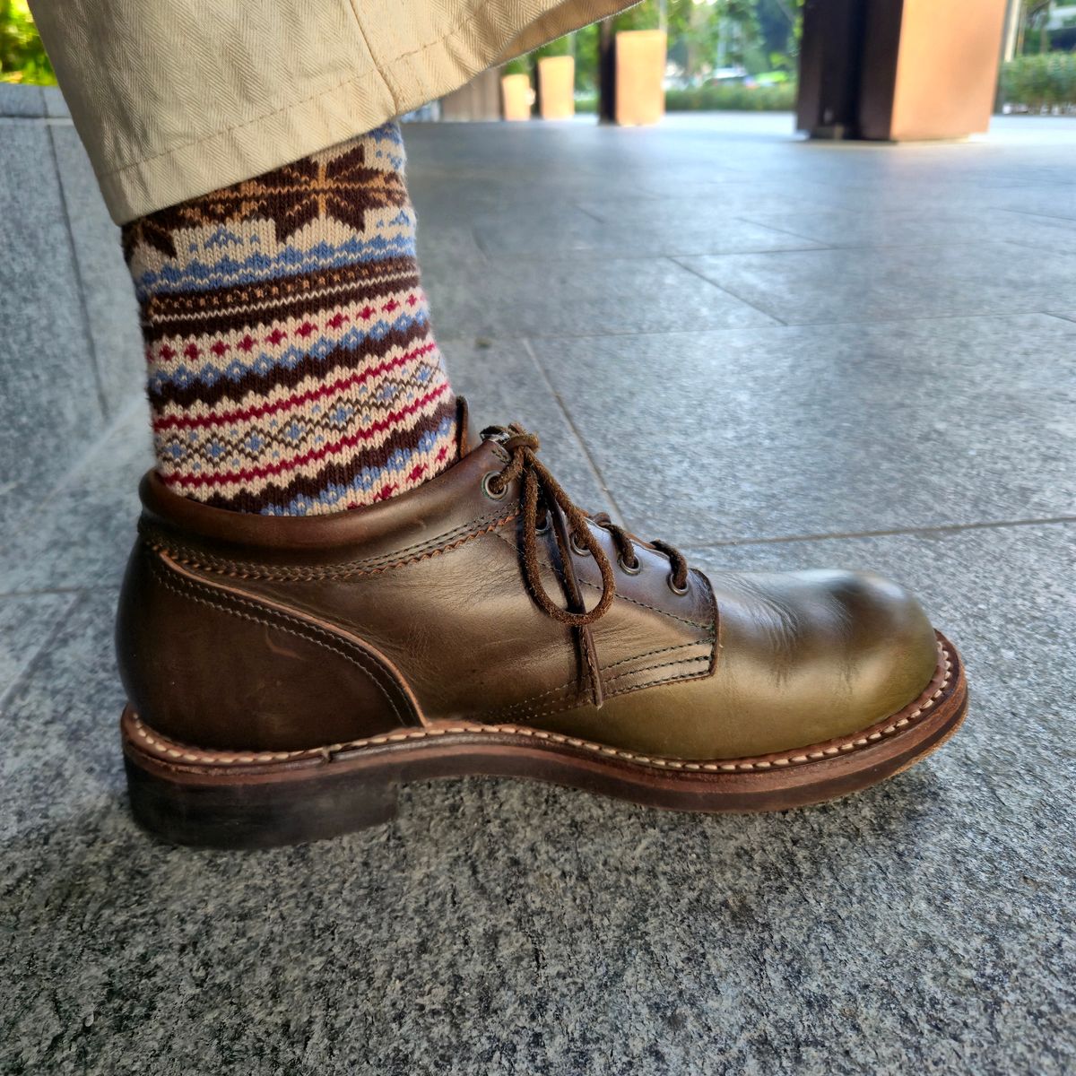 Photo by ryanpiyo on January 12, 2026 of the Rolling Dub Trio Coupen in Horween Olive Chromexcel.