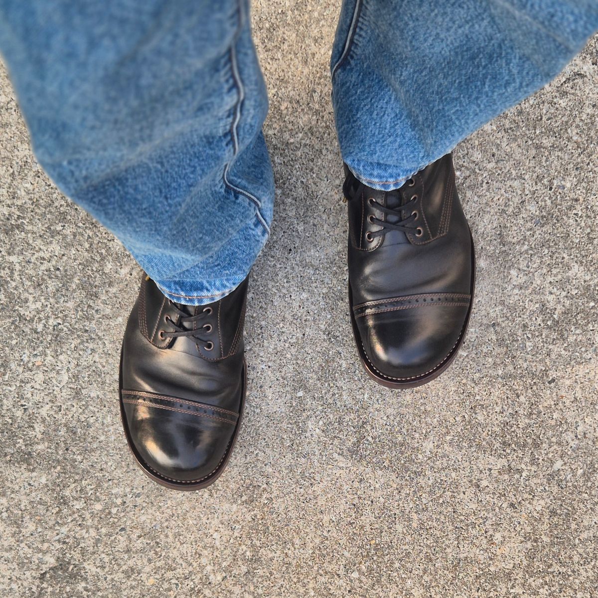 Photo by ryanpiyo on August 10, 2025 of the Nova Boots 40s Munson Combat Boots in Maryam Black Waxed Horsebutt.