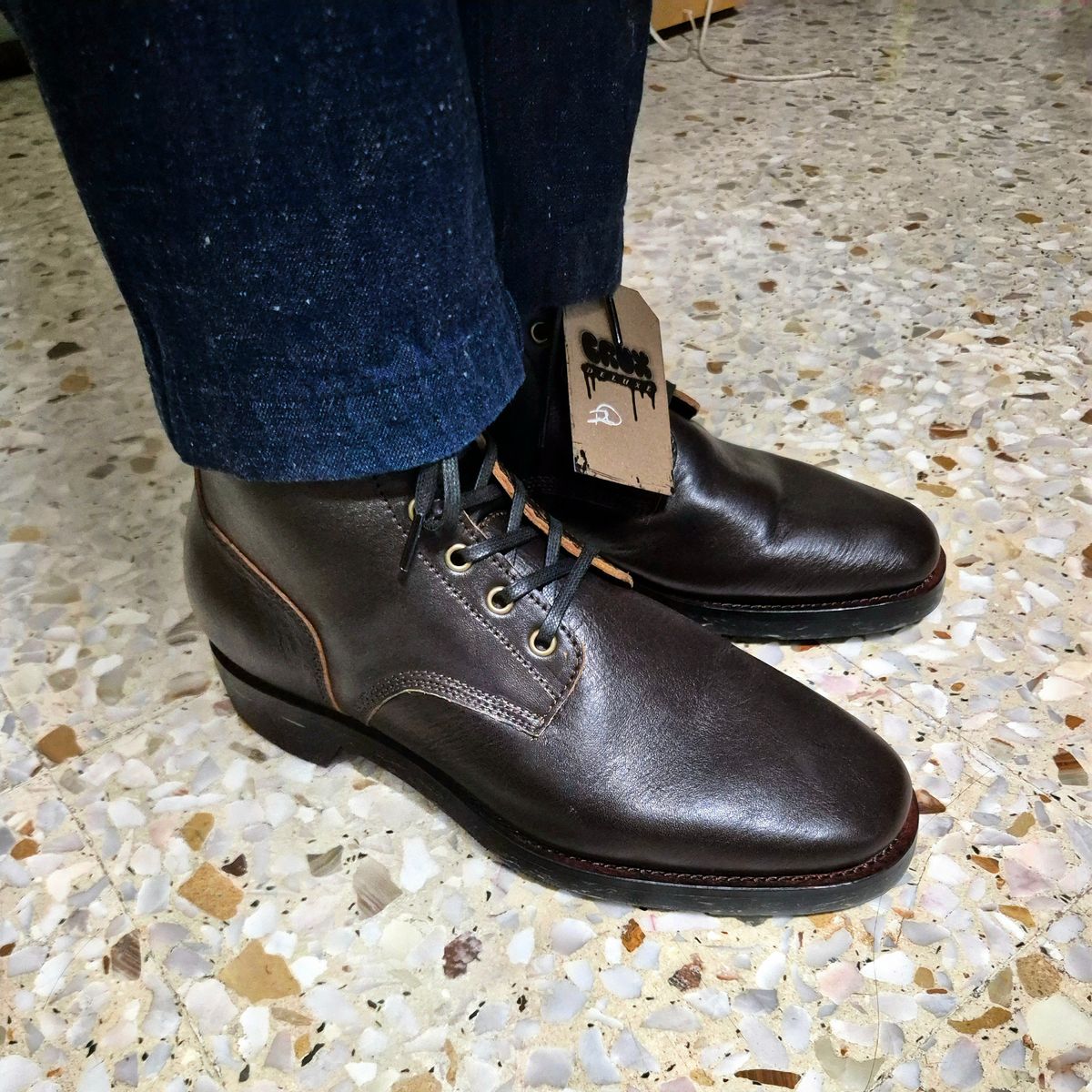 Photo by ryanpiyo on October 1, 2024 of the Cruxdeluxe Boondockers in Shinki Brown Teacore Horsehide.