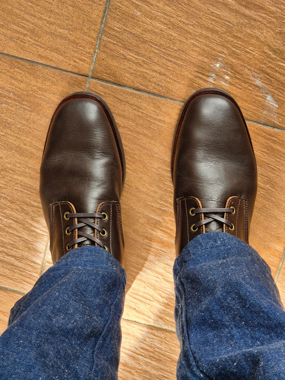 Photo by ryanpiyo on October 2, 2024 of the Cruxdeluxe Boondockers in Shinki Brown Teacore Horsehide.