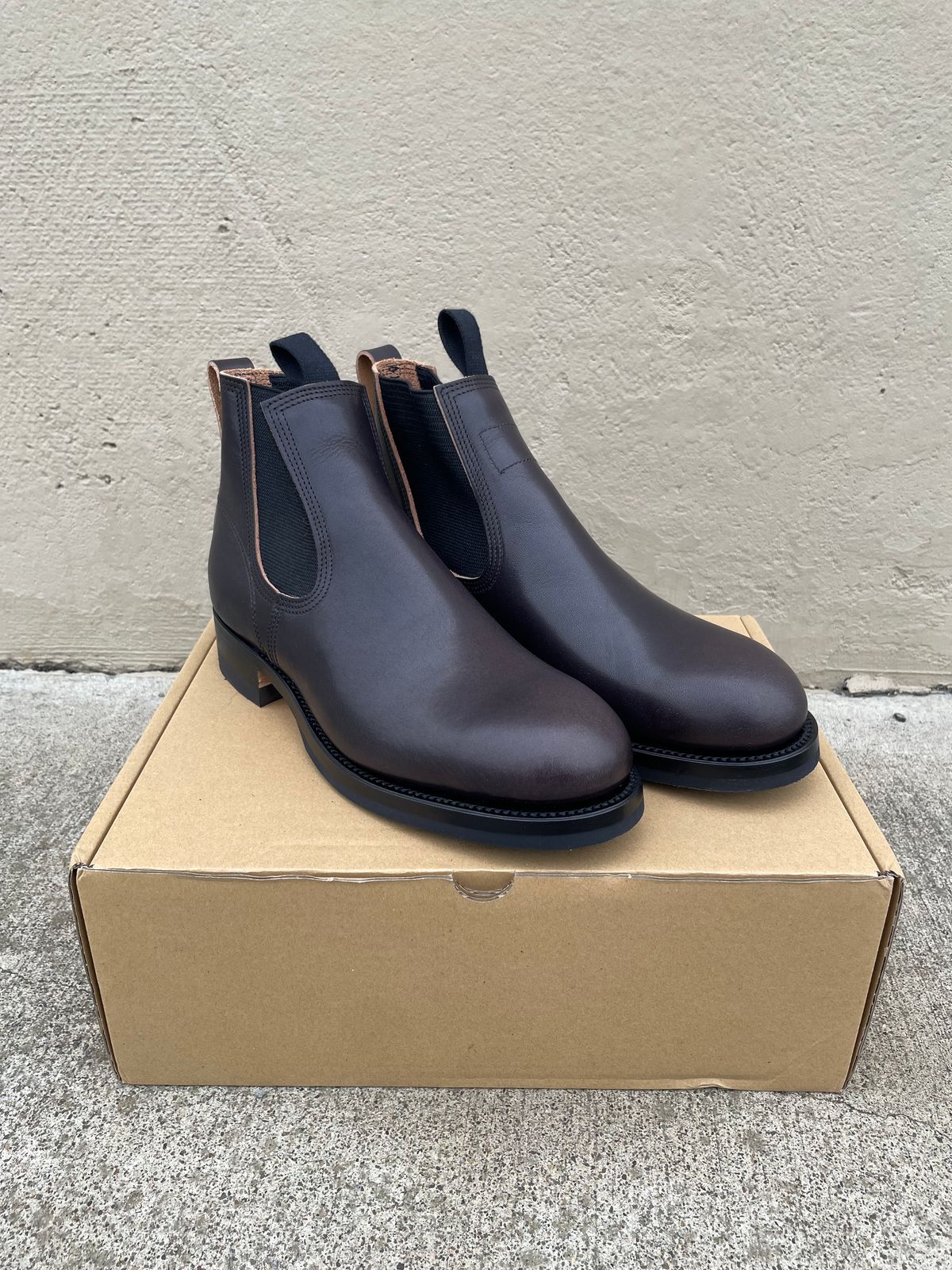 Photo by okimoti on December 22, 2025 of the Timeworn Clothing Side Gore Boots in Black Steerhide.