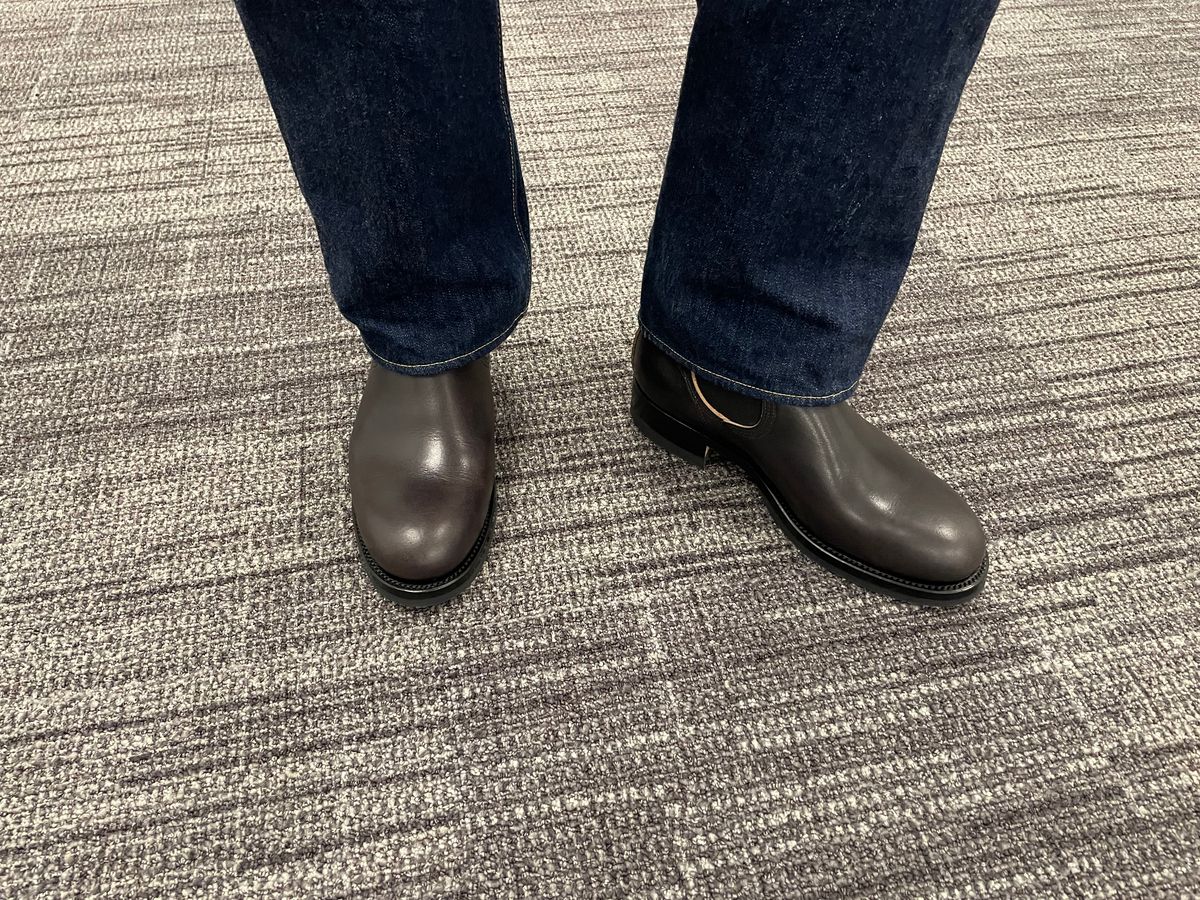 Photo by okimoti on December 22, 2025 of the Timeworn Clothing Side Gore Boots in Black Steerhide.