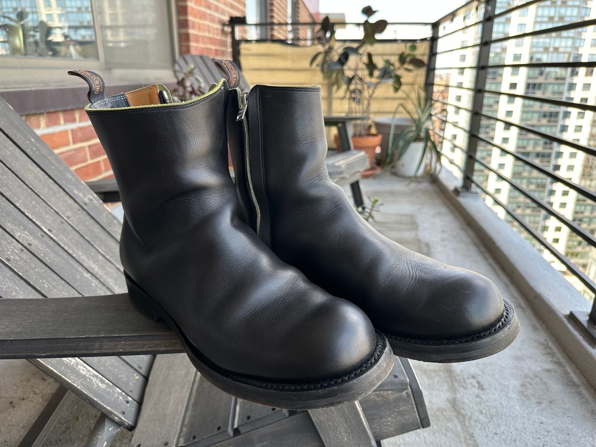 Photo by boughtsomemilk on September 14, 2025 of the Rolling Dub Trio Casper Boot in Black Greentea Core.