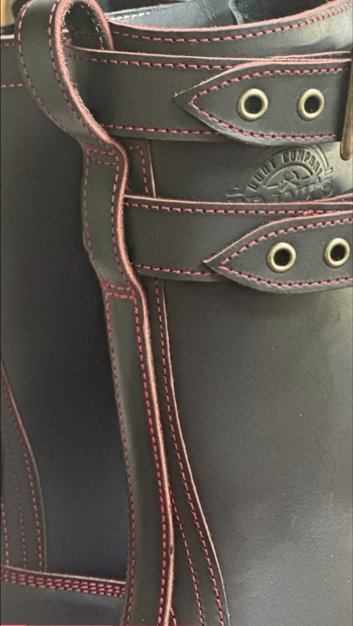 Photo by Trisc900 on November 5, 2025 of the Frank's Boots Custom Model in Bloodcore - Seidel Tannery.