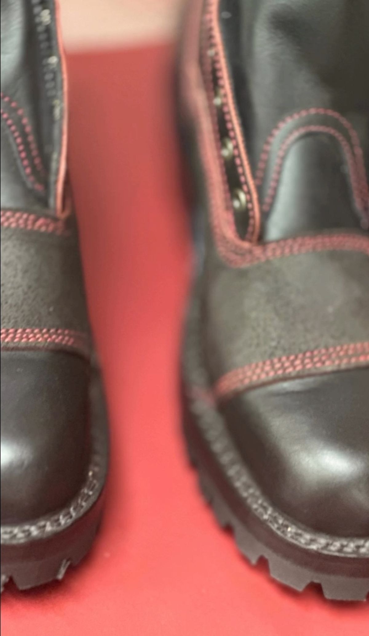 Photo by Trisc900 on November 5, 2025 of the Frank's Boots Custom Model in Bloodcore - Seidel Tannery.