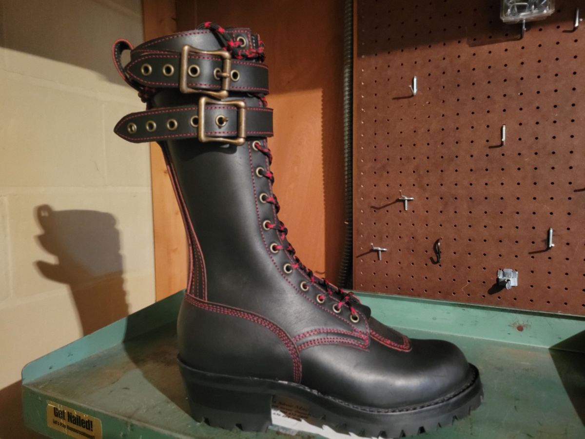 Photo by Trisc900 on November 7, 2025 of the Frank's Boots Custom Model in Bloodcore - Seidel Tannery.
