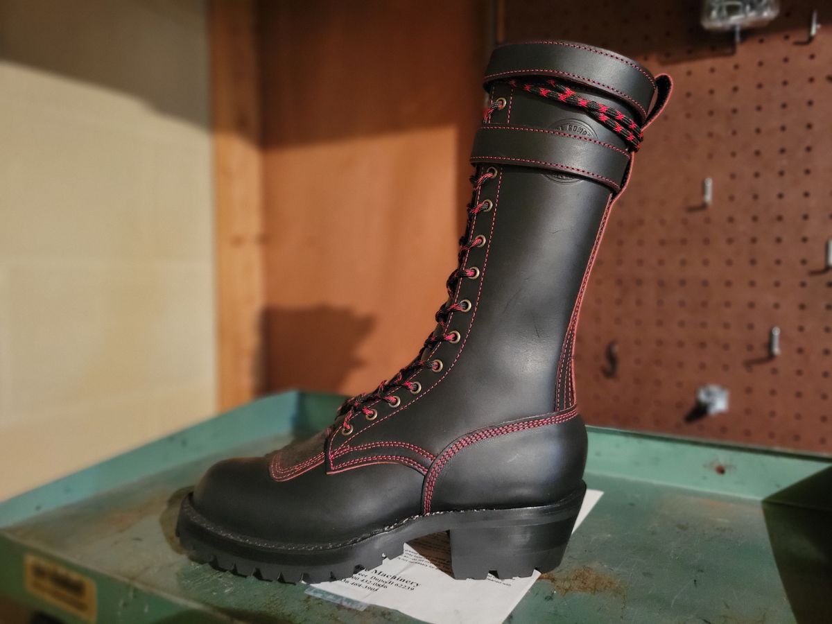 Photo by Trisc900 on November 7, 2025 of the Frank's Boots Custom Model in Bloodcore - Seidel Tannery.
