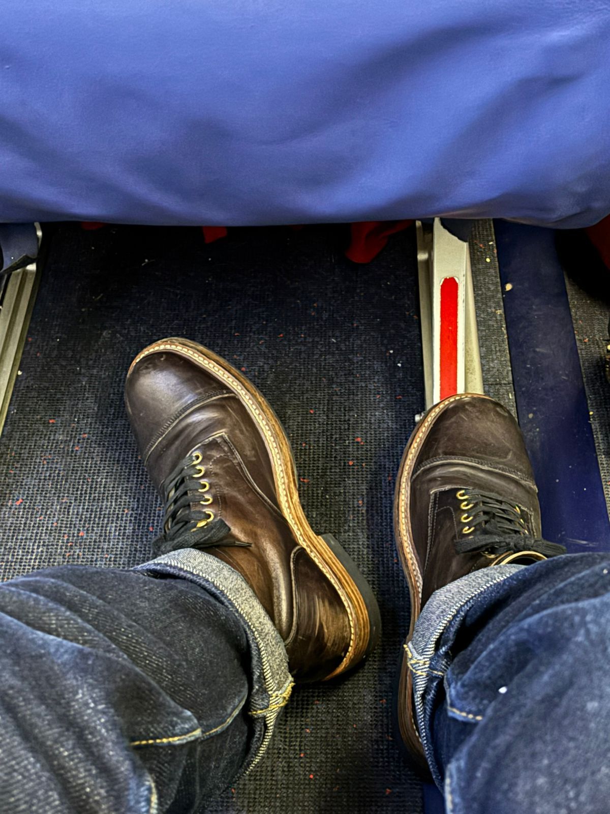Photo by phx_5 on January 5, 2025 of the Sagara Sagara / Legatant in Conceria Cloe Superlux Horsebutt Overdyed Black.