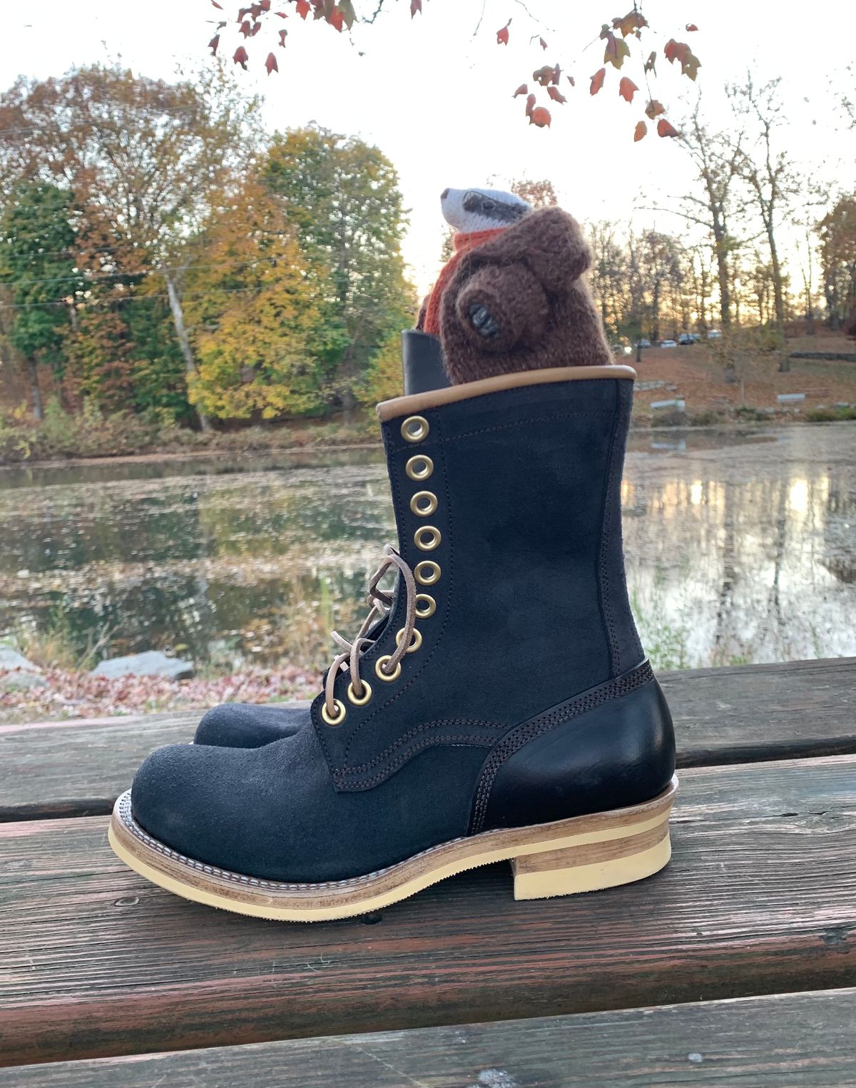 Photo by Emily on November 1, 2024 of the Sobreiro Boots Estrella in Conceria Lostivale Natural Roughout Overdyed Black, Grain Side Heel Counters.