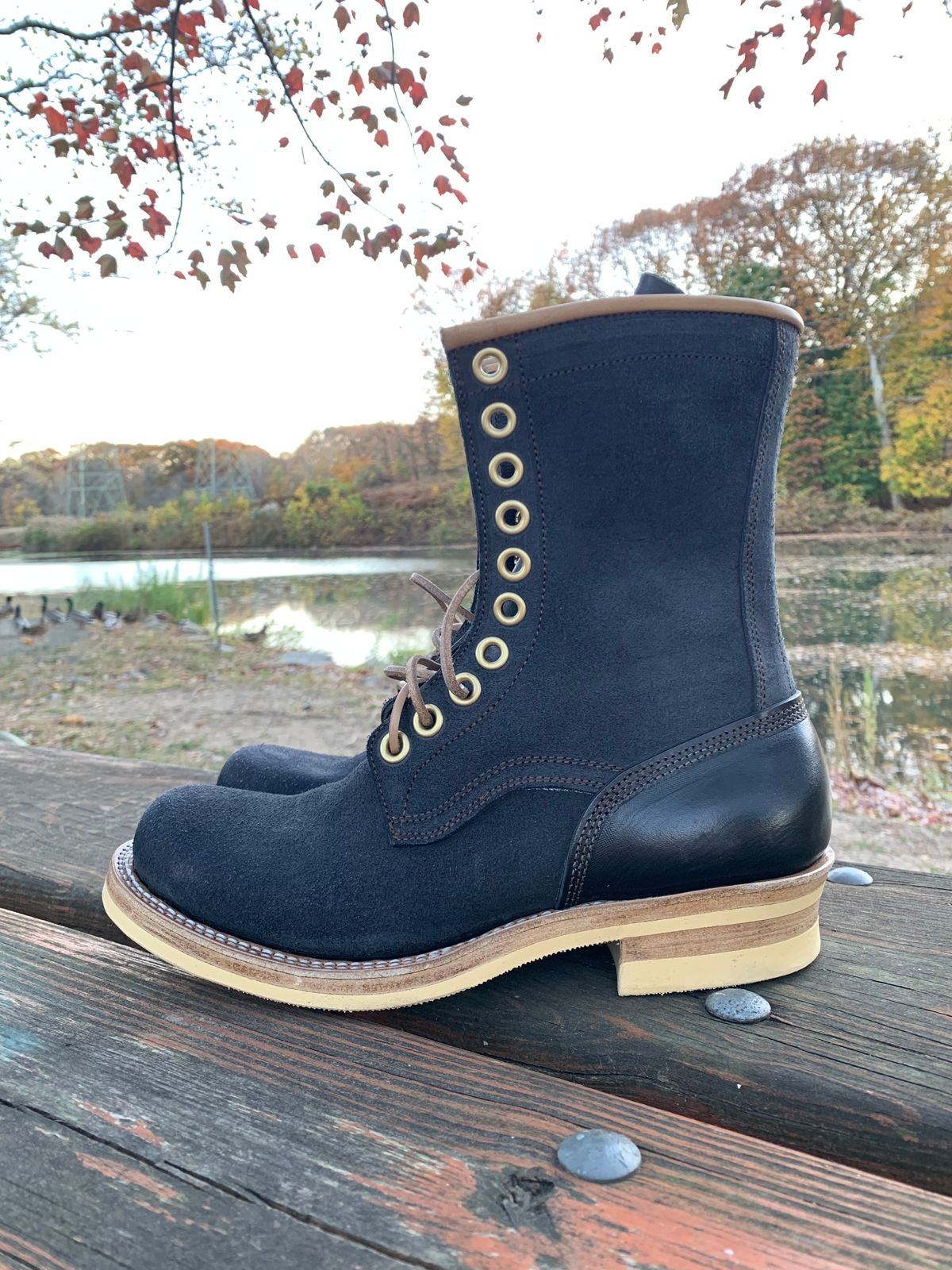 Photo by Emily on November 1, 2024 of the Sobreiro Boots Estrella in Conceria Lostivale Natural Roughout Overdyed Black, Grain Side Heel Counters.