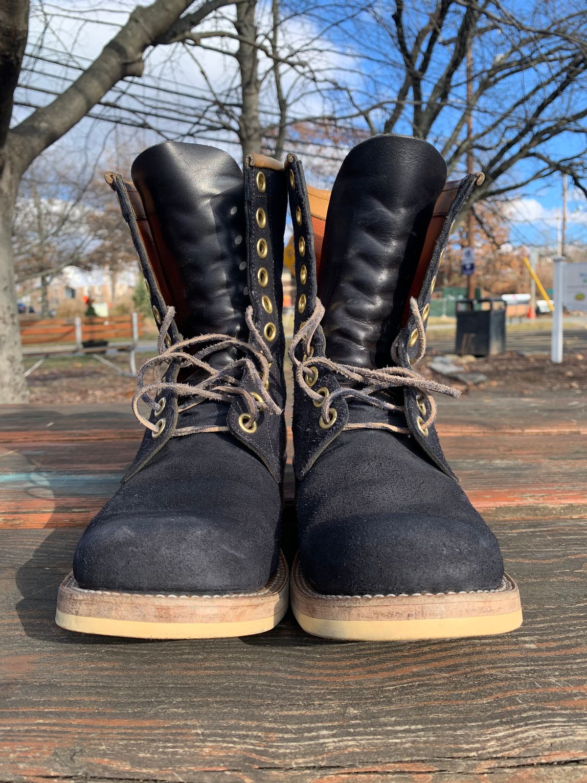 Photo by Emily on December 2, 2024 of the Sobreiro Boots Estrella in Conceria Lostivale Natural Roughout Overdyed Black, Grain Side Heel Counters.