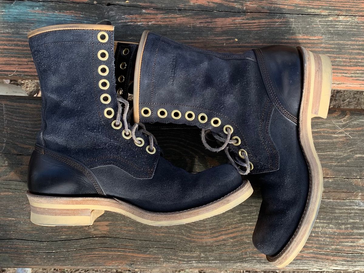 Photo by Emily on December 2, 2024 of the Sobreiro Boots Estrella in Conceria Lostivale Natural Roughout Overdyed Black, Grain Side Heel Counters.