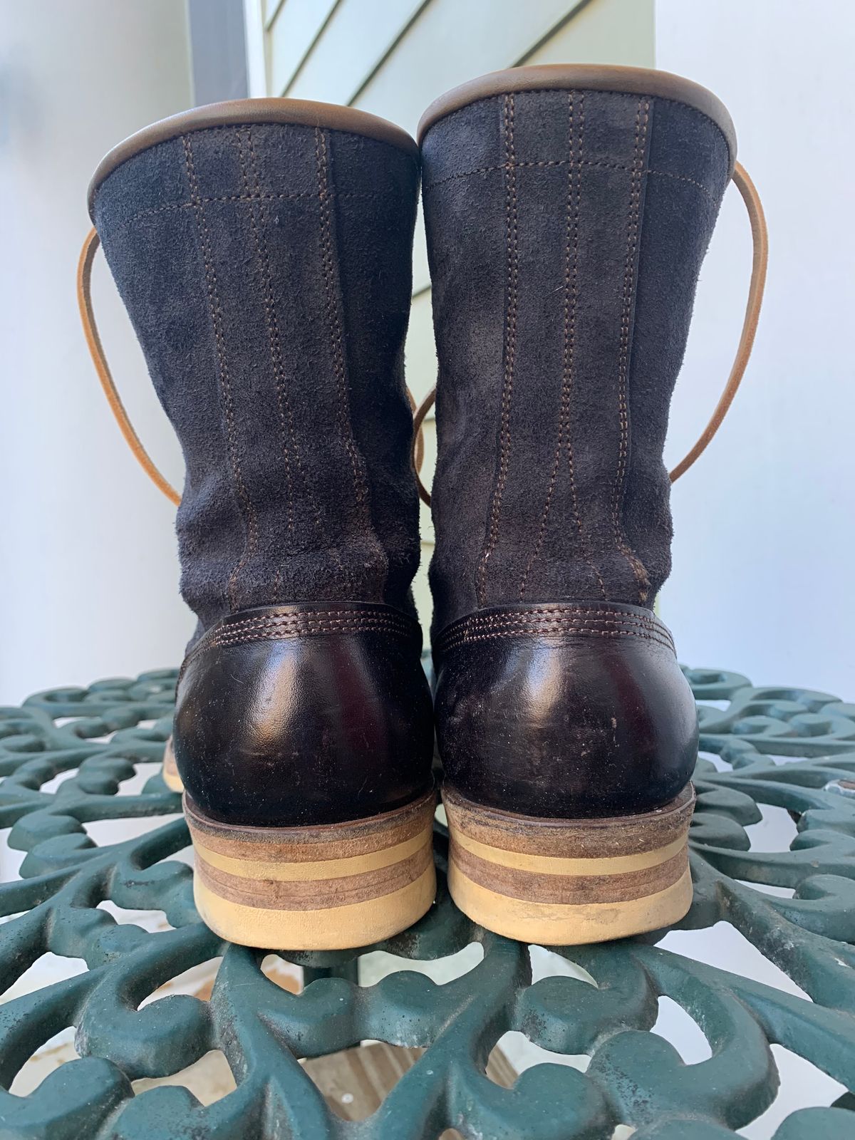 Photo by Emily on February 1, 2025 of the Sobreiro Boots Estrella in Conceria Lostivale Natural Roughout Overdyed Black, Grain Side Heel Counters.