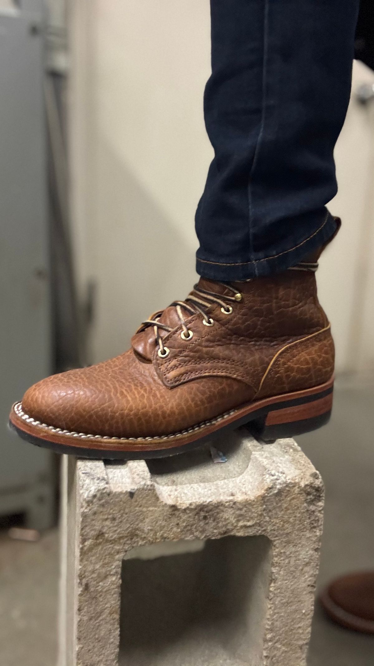 Photo by Josephjay21 on May 23, 2025 of the Nicks Handmade Boots Falcon HNW in Shrunken Bison Brown.