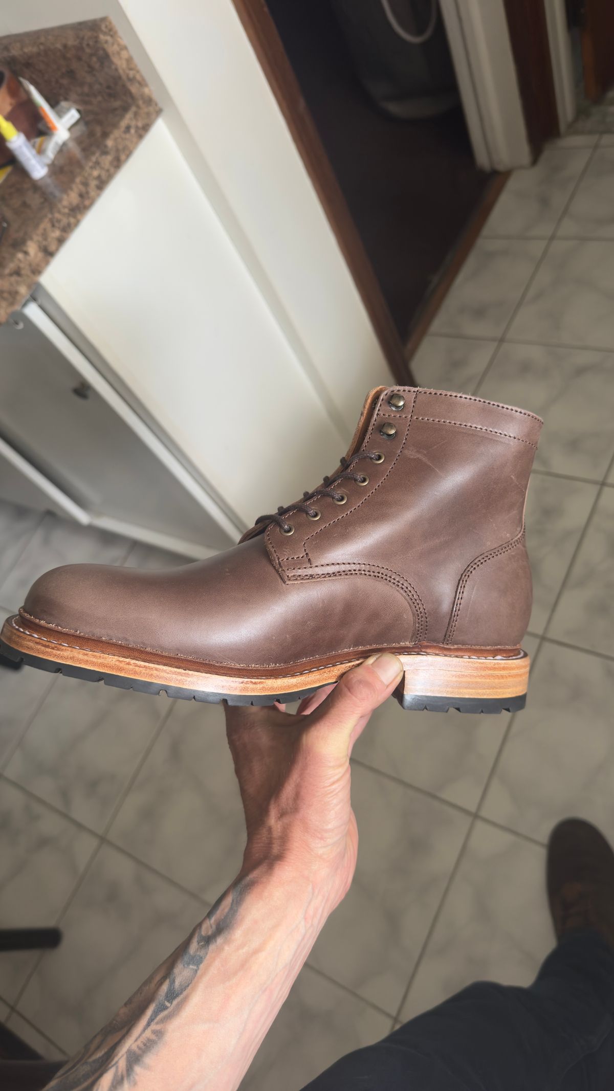 Photo by Josephjay21 on April 29, 2025 of the Caswell Boot Company Lisbon in 1071 TPR Horsebutt.