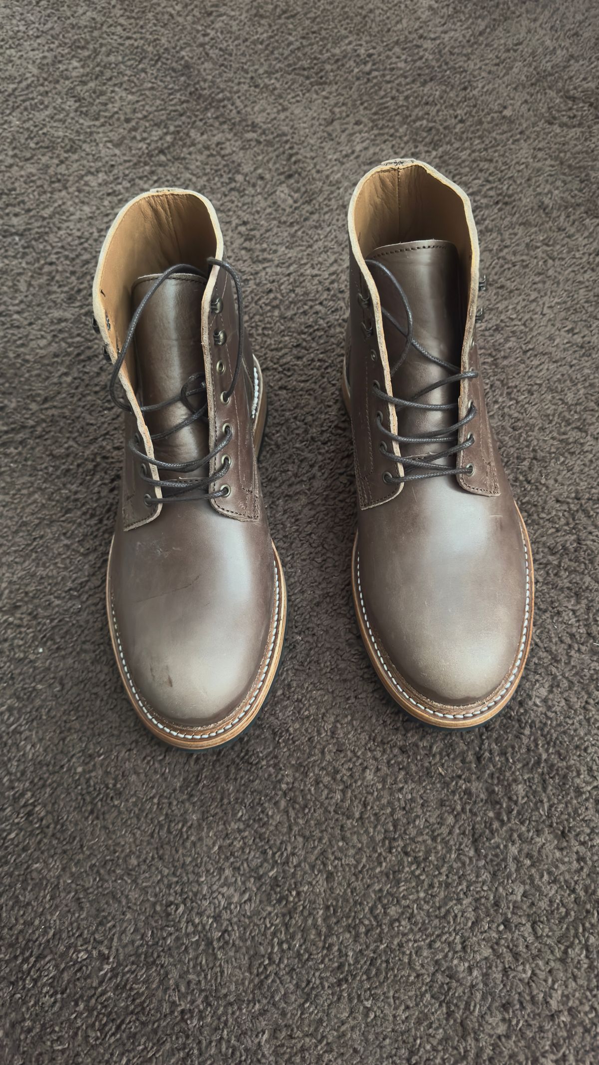 Photo by Josephjay21 on April 29, 2025 of the Caswell Boot Company Lisbon in 1071 TPR Horsebutt.