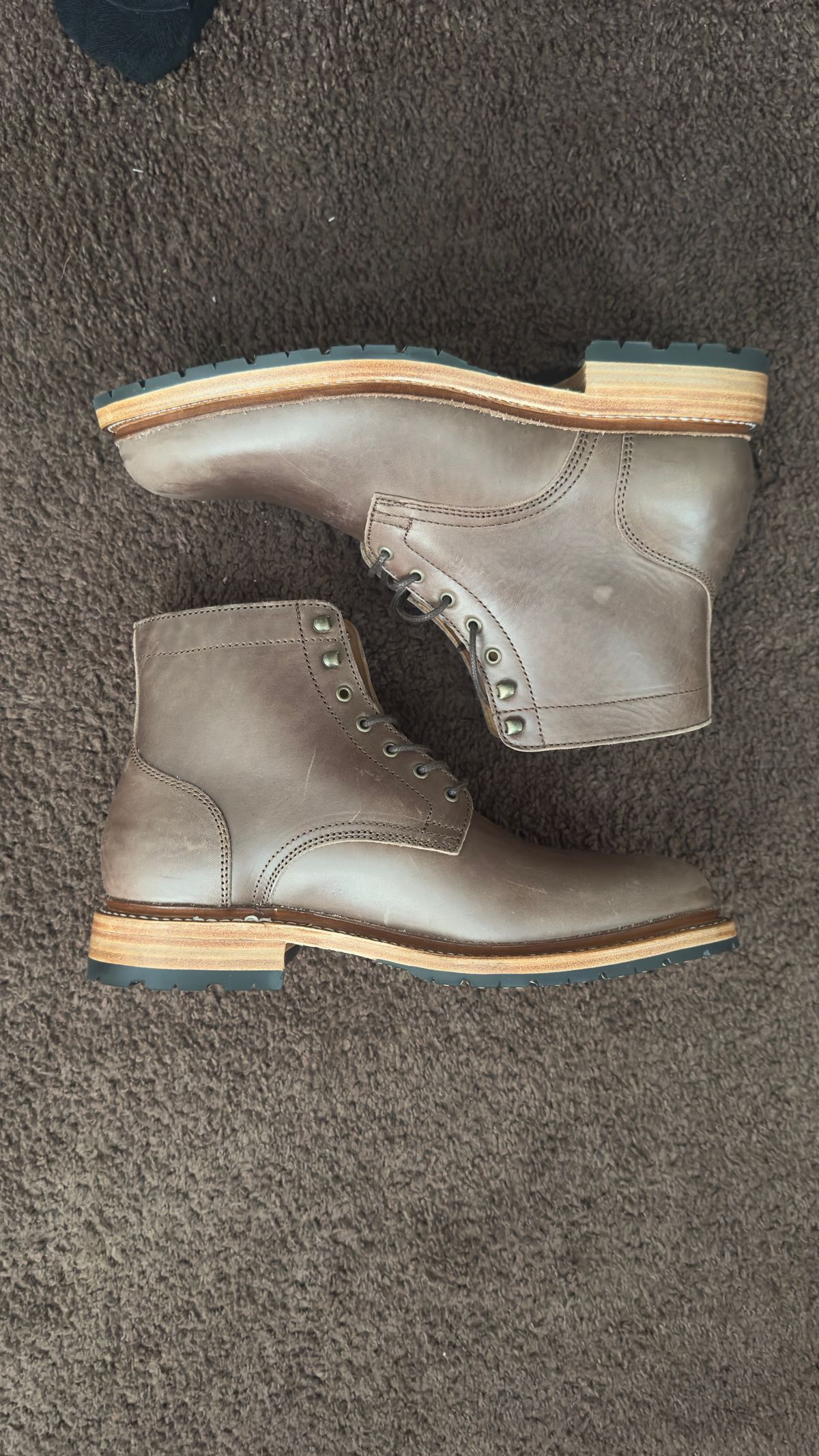 Photo by Josephjay21 on April 29, 2025 of the Caswell Boot Company Lisbon in 1071 TPR Horsebutt.