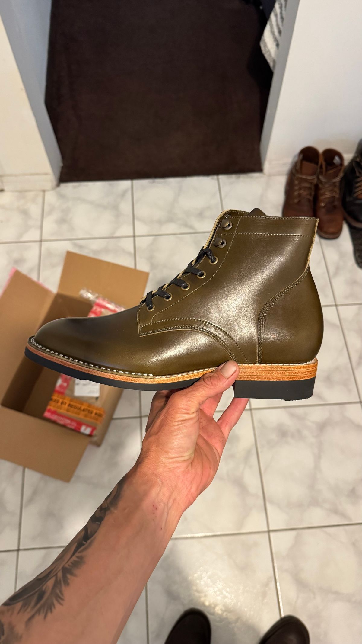Photo by Josephjay21 on June 26, 2025 of the Junkard SC Plain Toe in Maryam Olive Horsebutt.