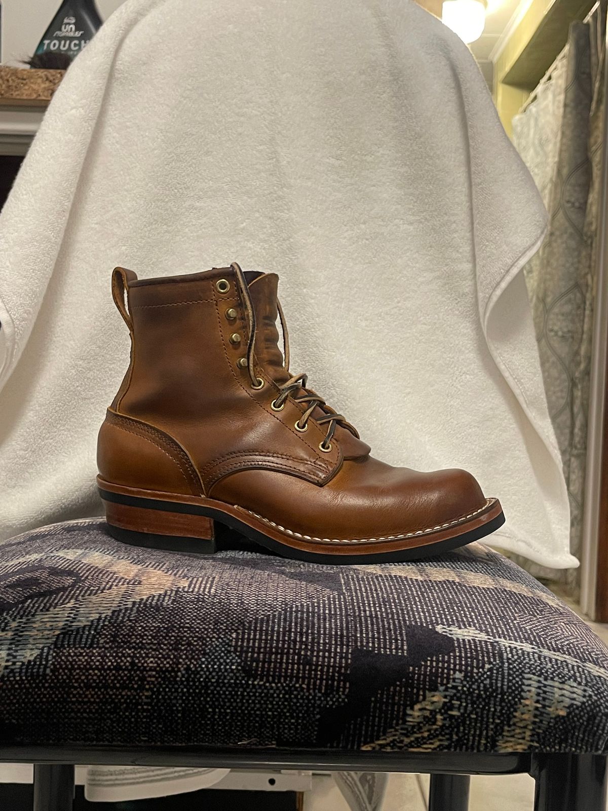 Photo by Josephjay21 on December 12, 2021 of the Nicks Handmade Boots Robert Boot in Horween Orange Predator.