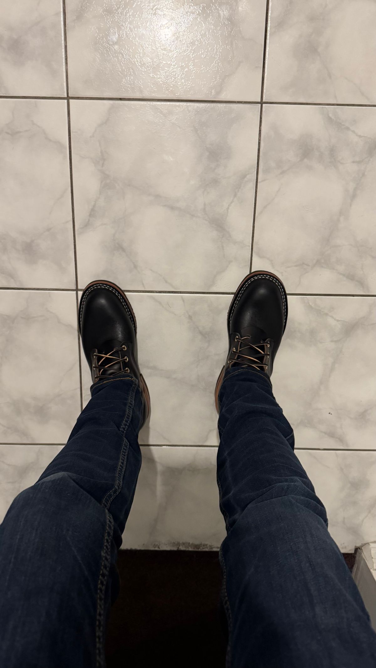 Photo by Josephjay21 on March 3, 2025 of the Nicks Officer in Horween Black Chromexcel.