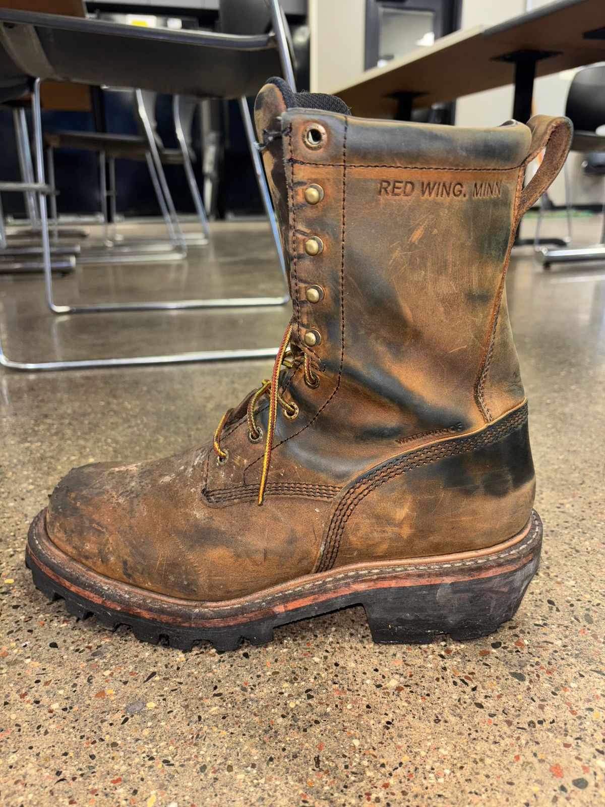 Photo by mylordchanel on December 3, 2025 of the Red Wing Loggermax in Red Wing Leather & Nubuck.