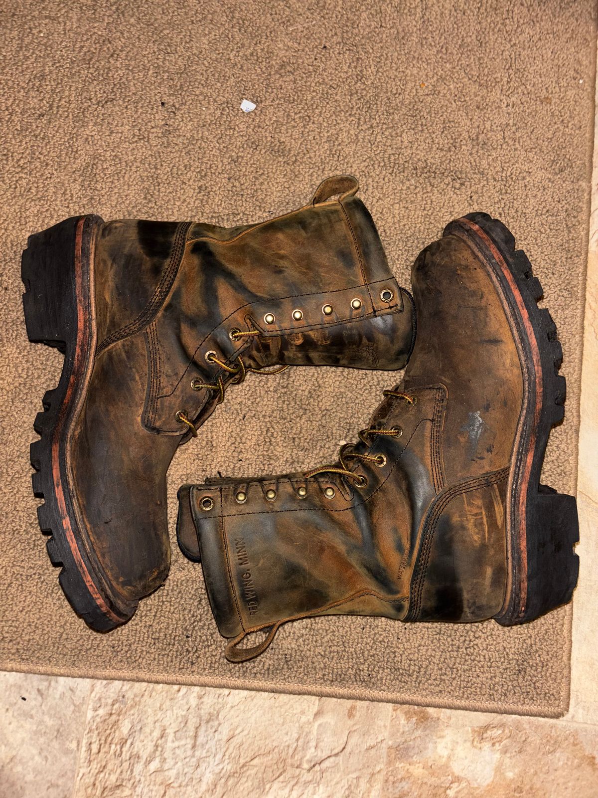 Photo by mylordchanel on January 4, 2026 of the Red Wing Loggermax in Red Wing Leather & Nubuck.