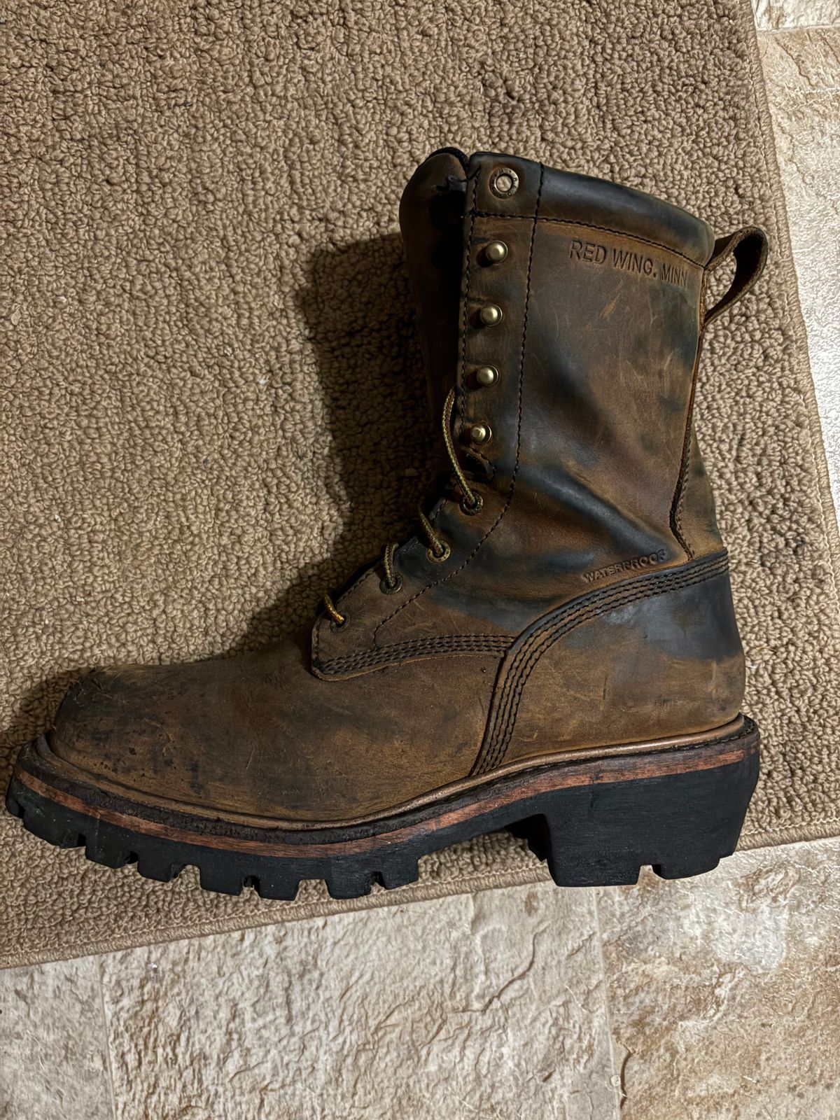 Photo by mylordchanel on January 4, 2026 of the Red Wing Loggermax in Red Wing Leather & Nubuck.