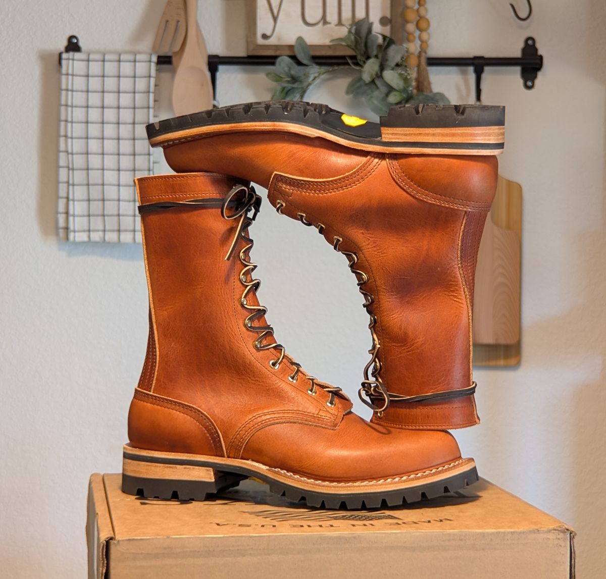Photo by rayminazzi on September 28, 2025 of the Nicks DomePro in Horween English Tan Dublin.