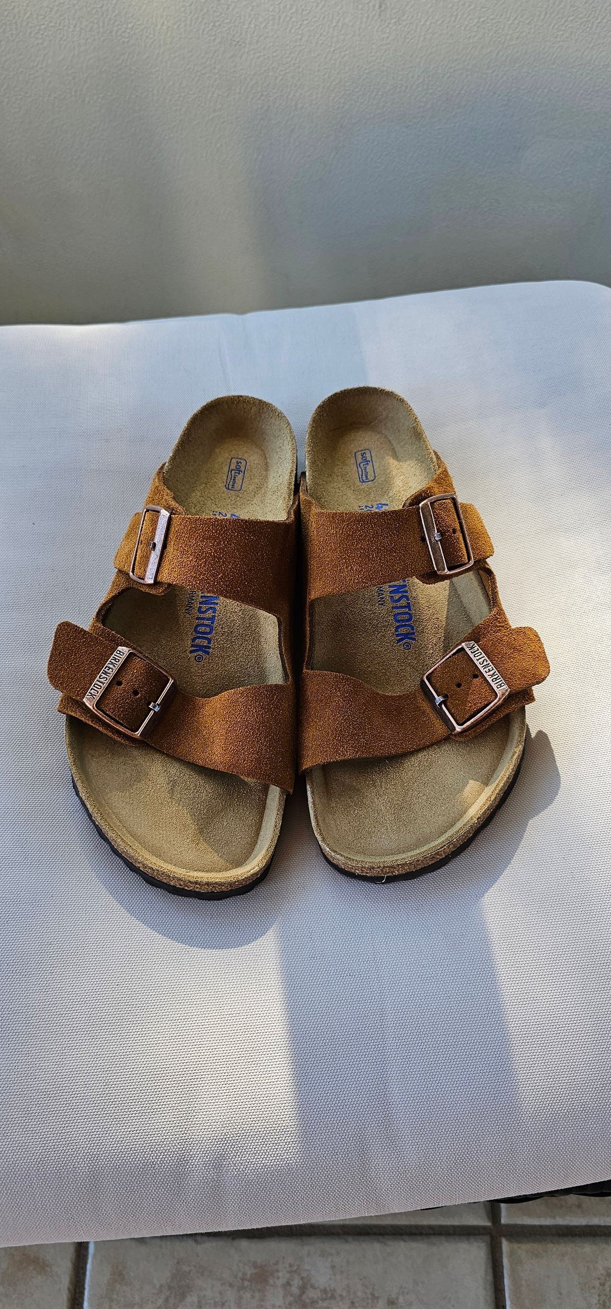 Photo by tastyporkbuns on October 11, 2024 of the Birkenstock Arizona in Mink Suede.