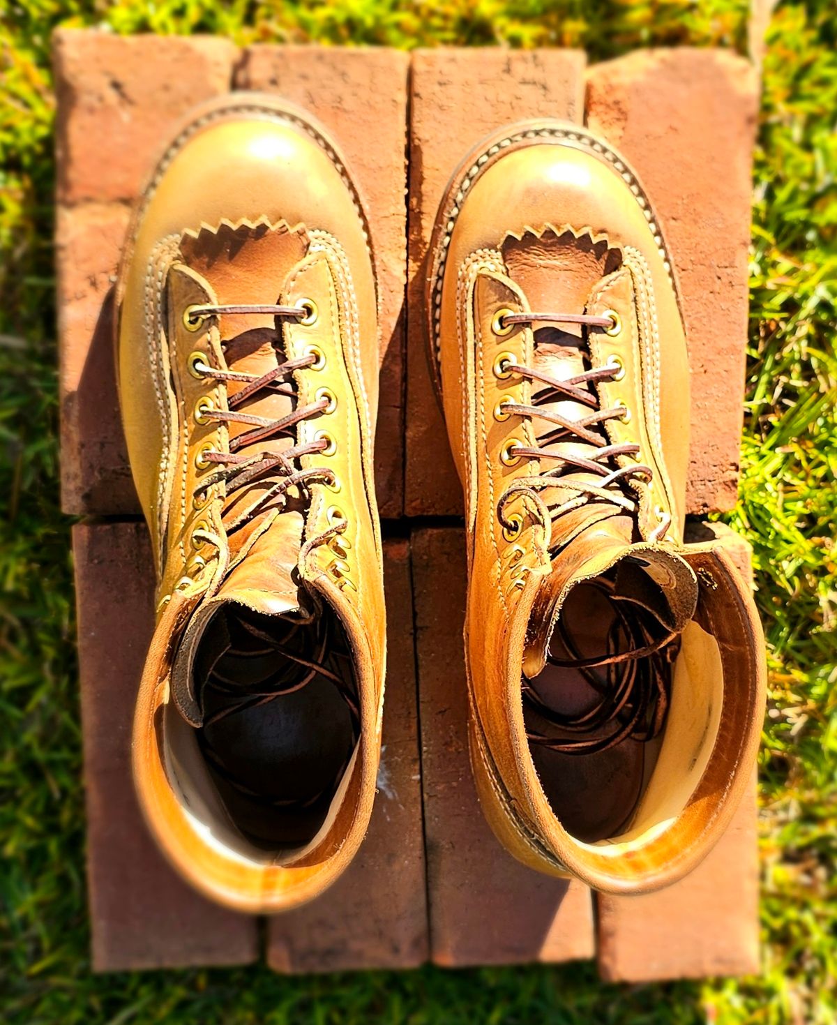Photo by tastyporkbuns on November 4, 2025 of the John Lofgren Donkey Puncher Boots in Horween Natural Chromexcel.