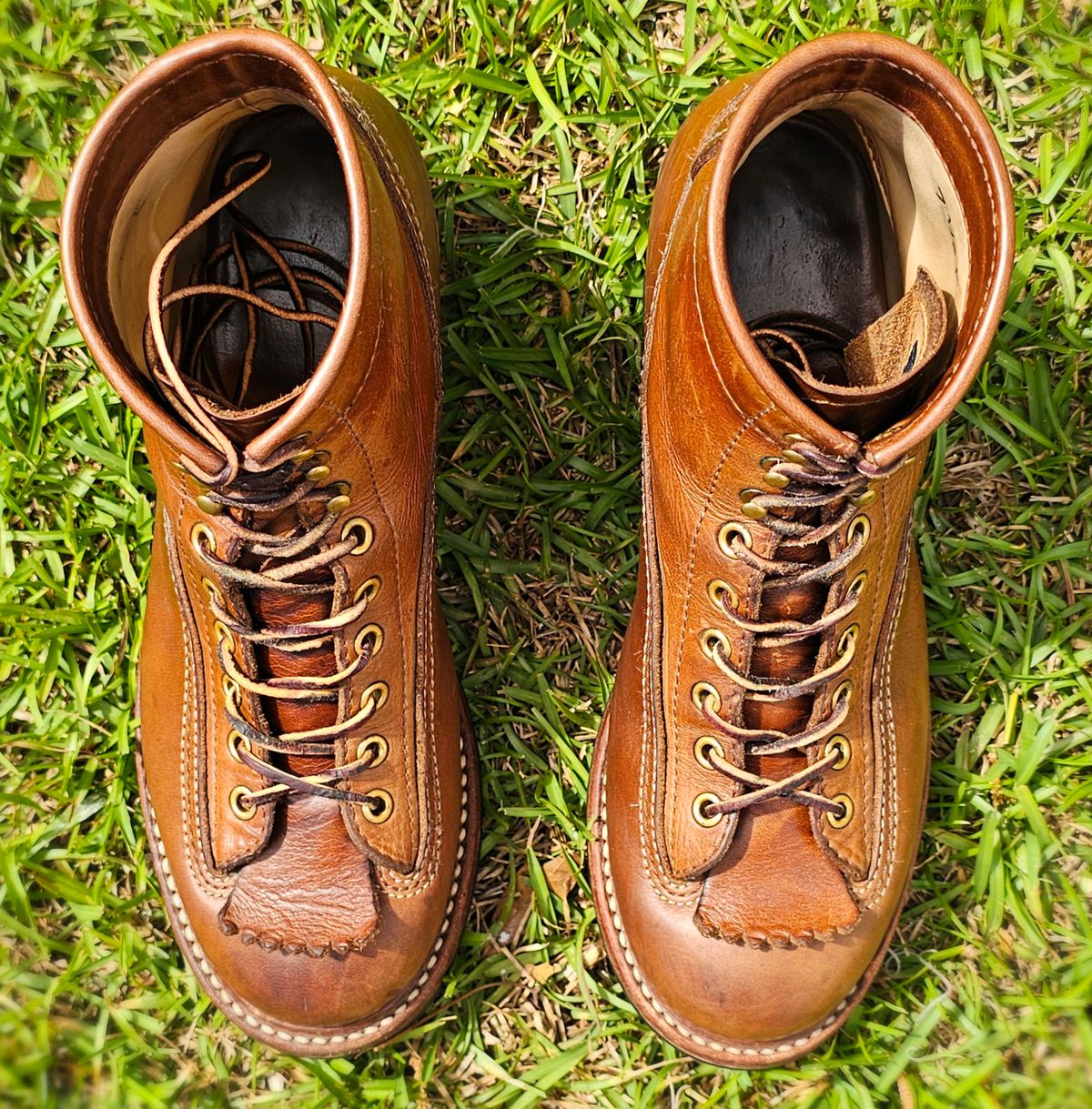 Photo by tastyporkbuns on April 2, 2026 of the John Lofgren Donkey Puncher Boots in Horween Natural Chromexcel.