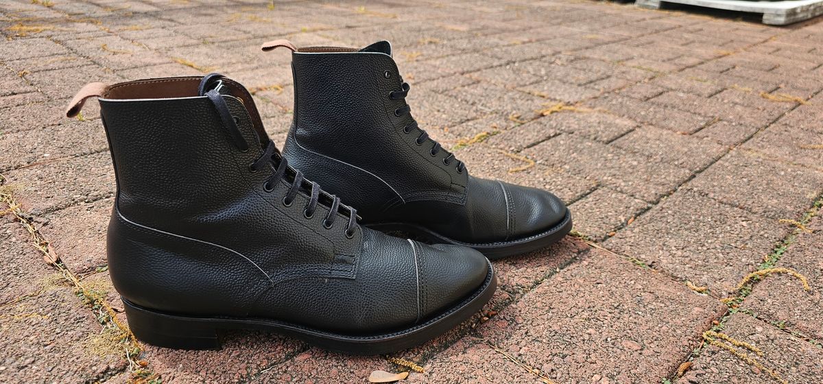 Photo by tastyporkbuns on March 31, 2025 of the Clinch Graham Boots in Black French Kip Emboss.