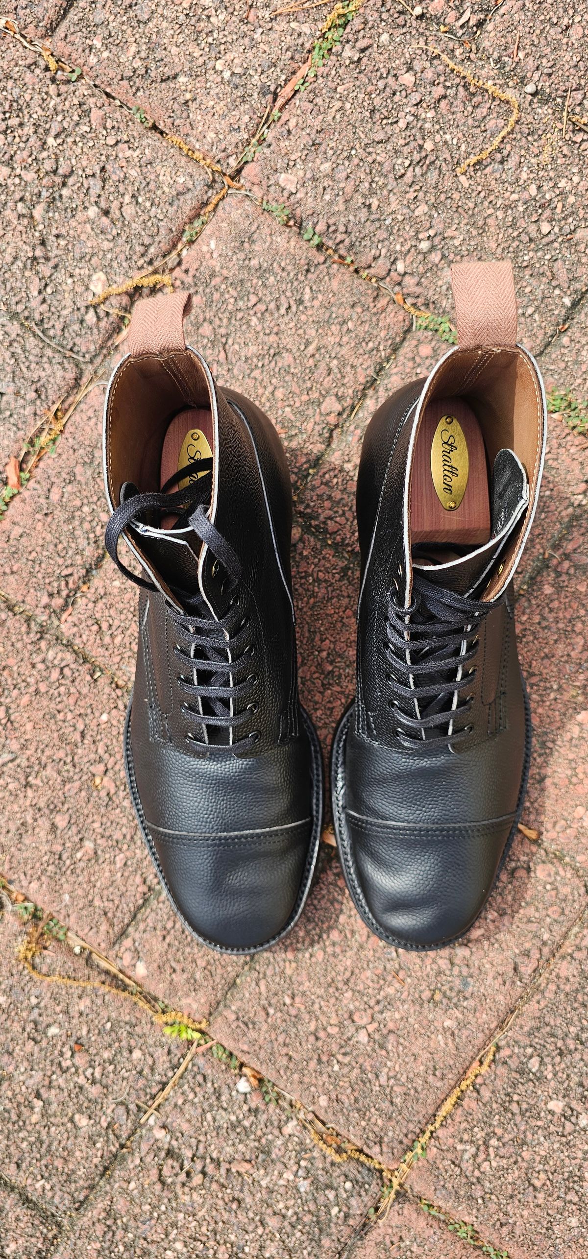Photo by tastyporkbuns on March 31, 2025 of the Clinch Graham Boots in Black French Kip Emboss.