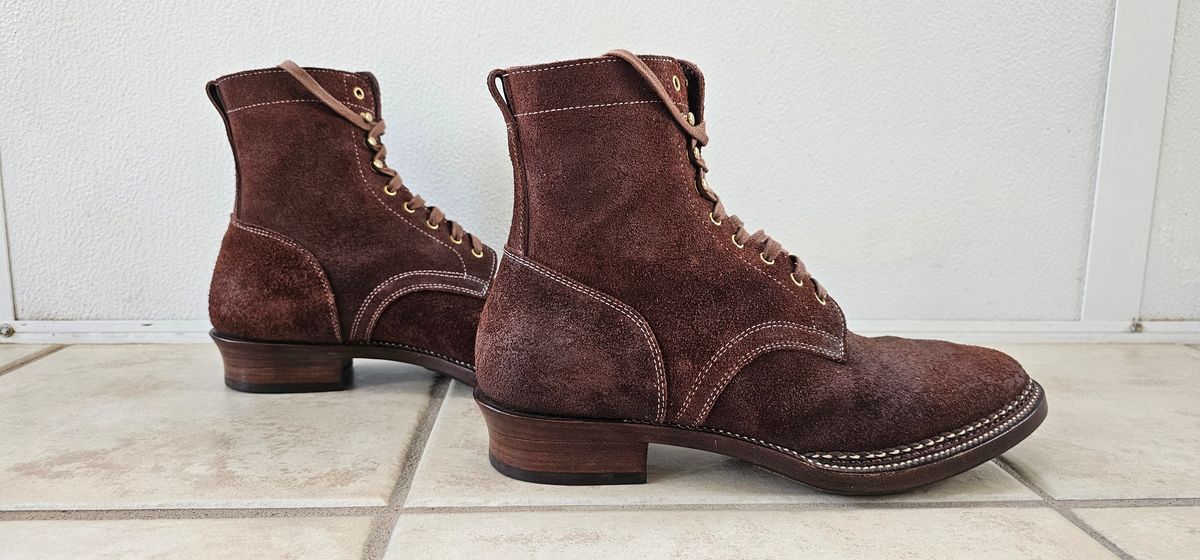 Photo by tastyporkbuns on April 1, 2025 of the WM1978 Boondockers in C.F. Stead Brown Repello Calf Suede.