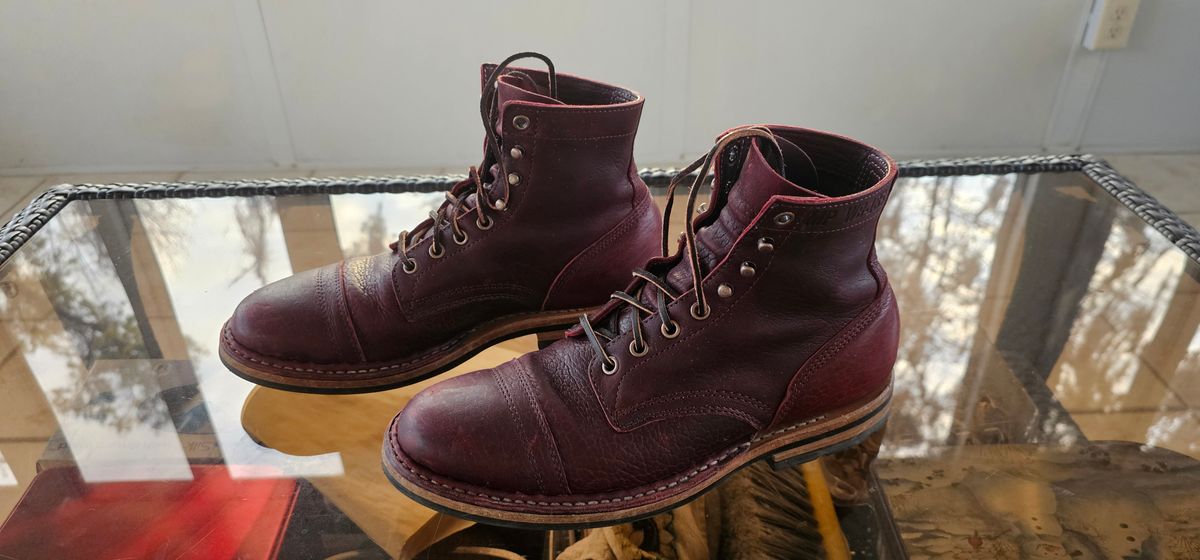 Photo by tastyporkbuns on January 5, 2025 of the White's MP-Sherman Toe Cap in Gallun Leathers Shrunken Calf in Black Cherry.